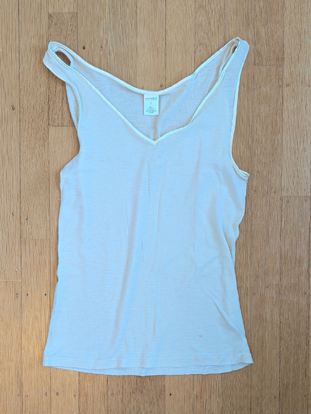 Hanro Cream V-Neck Lightweight Ribbed Tank